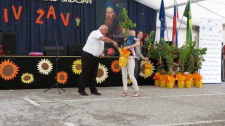 KNOBLEHARJEVO 2018 - Podaritev medovitih rastlin novorojenčkom občine Škocjan 8